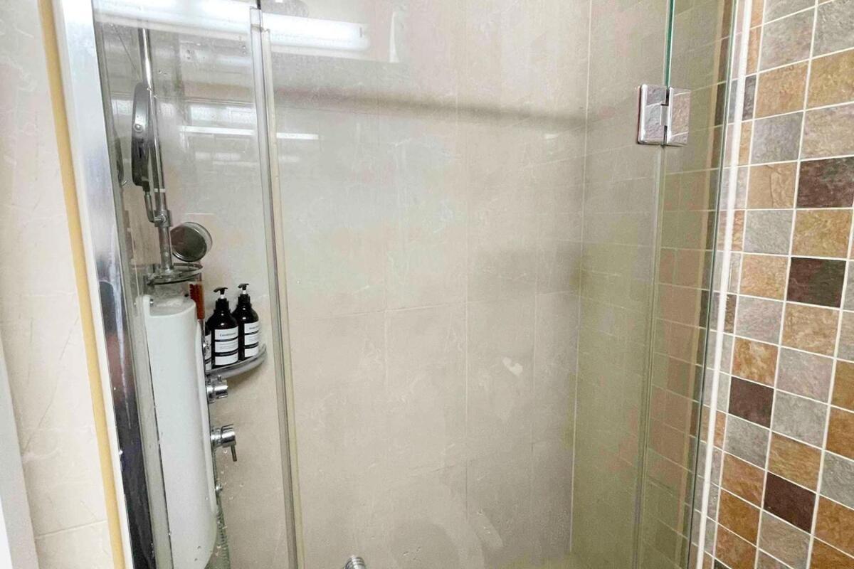 Warm House 10sec From Gangnam Station Apartment *